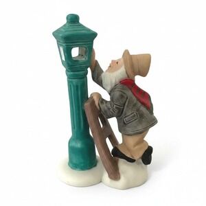 VTG Lefton Colonial Village Lamplighter Figurine 06742  1988 Christmas Green